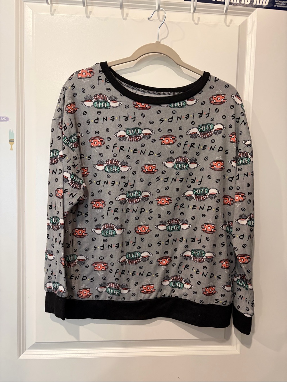 FRIENDS Gray Long-Sleeve Pajama Top with Red & Green Motifs